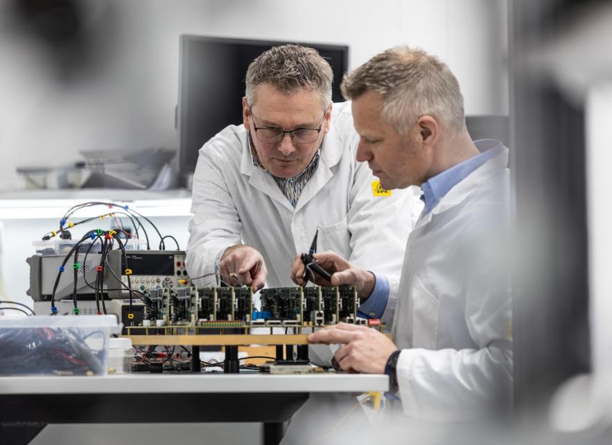 VDL Groep renforce sa position dans le secteur de l’électronique grâce à l’acquisition de Sintecs 